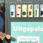 Wethouder Catsburg Bij Een Blipvert Inzamelstation
