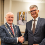 Burgemeester Ruud Van Bennekom Met Commissaris Van De Koning Hans Oosters