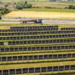 Zonnepanelen Snelweg Wikicommons