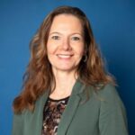 Csm Portretfoto Blauwe Achtergrond Wethouder Hilde De Groot Dfed7b7492