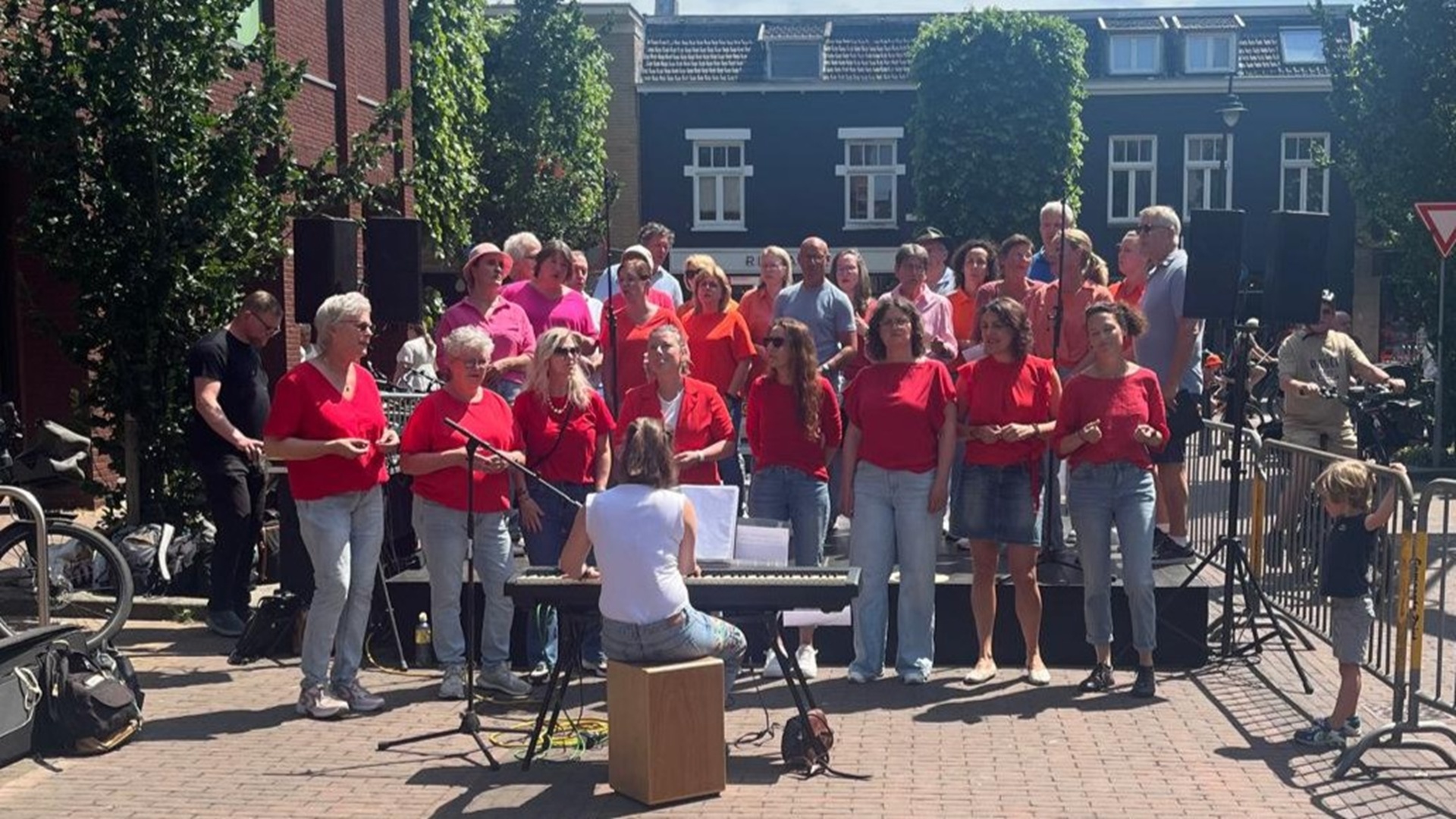 Tientallen optredens bij eerste Korenfestival (video)